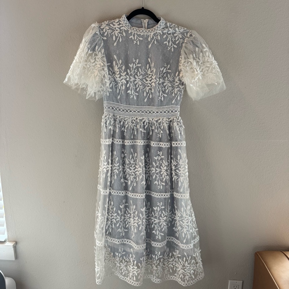 Ivy City Co Sicily Flutter Sleeve White Lace Midi Dress Small - Picture 3 of 10